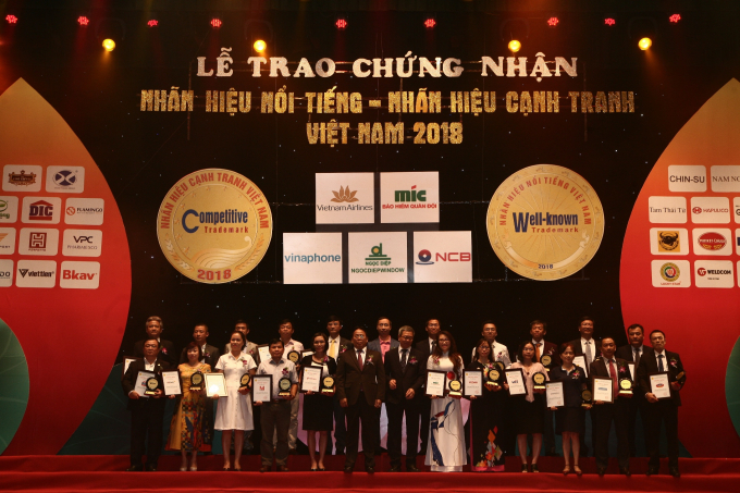 Trao chứng nhận Nh&atilde;n hiệu nổi tiếng &ndash; Nh&atilde;n hiệu cạnh tranh năm 2018