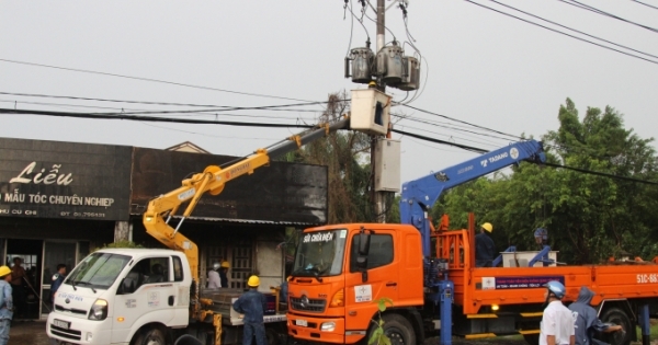 Trạm biến áp phát nổ, hai nhân viên điện lực bị bỏng nặng