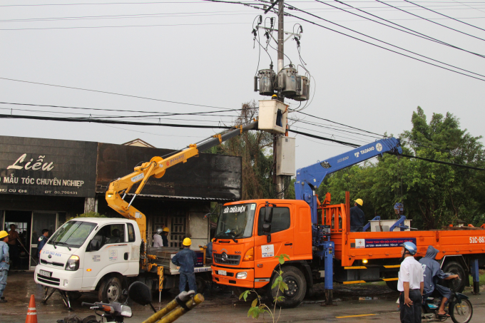 Điện lực Củ Chi c&oacute; mặt khắc phục sự cố.