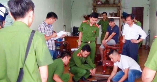 Thanh Hóa: Bắt băng nhóm giang hồ thu giữ nhiều hàng nóng