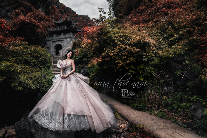 Kh&aacute;nh Linh The Face khoe 3 v&ograve;ng h&uacute;t mắt khi diện v&aacute;y cưới