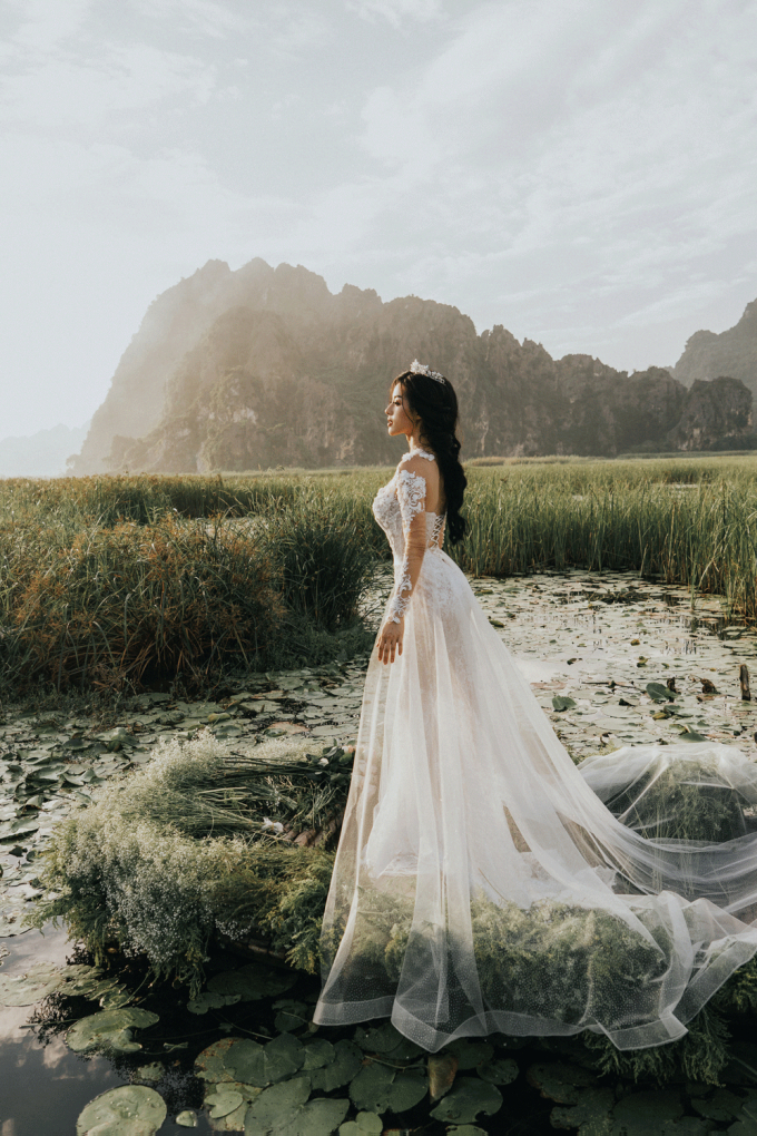 Kh&aacute;nh Linh The Face khoe 3 v&ograve;ng h&uacute;t mắt khi diện v&aacute;y cưới