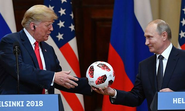 Tổng thống Mỹ Donald Trump v&agrave; người đồng cấp Tổng thống Nga&nbsp;Vladimir Putin.