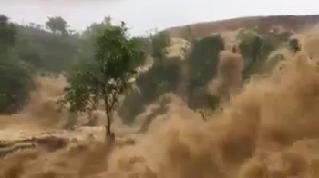 Clip: Lũ quét "hoành hành" ở Sơn La