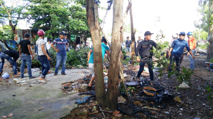 Nh&oacute;m người ngang nhi&ecirc;n v&agrave;o