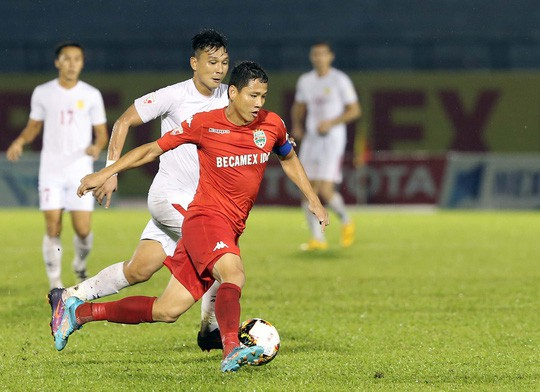 HLV Park Hang Seo rất cần khả năng chơi đầu v&agrave; l&agrave;m tường tốt của Anh Đức