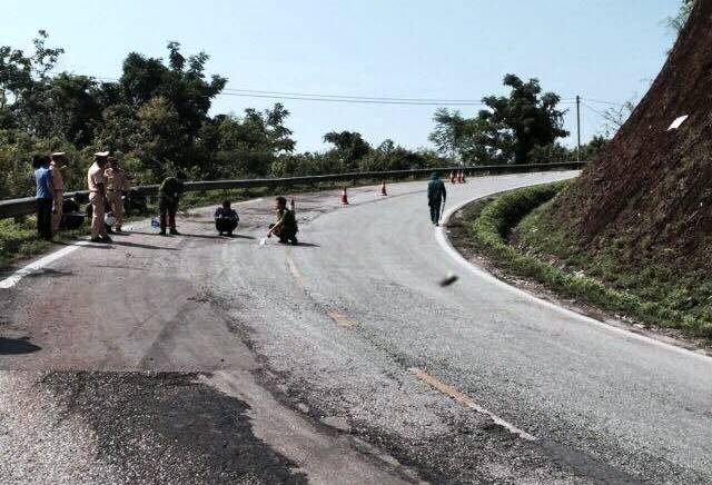 Mặt đường Quốc lộ 3, đoạn qua khu vực&nbsp;x&oacute;m Xẻ Phả, x&atilde; Thịnh Vượng, huyện Nguy&ecirc;n B&igrave;nh, Cao Bằng, nơi xảy ra vụ tai nạn.