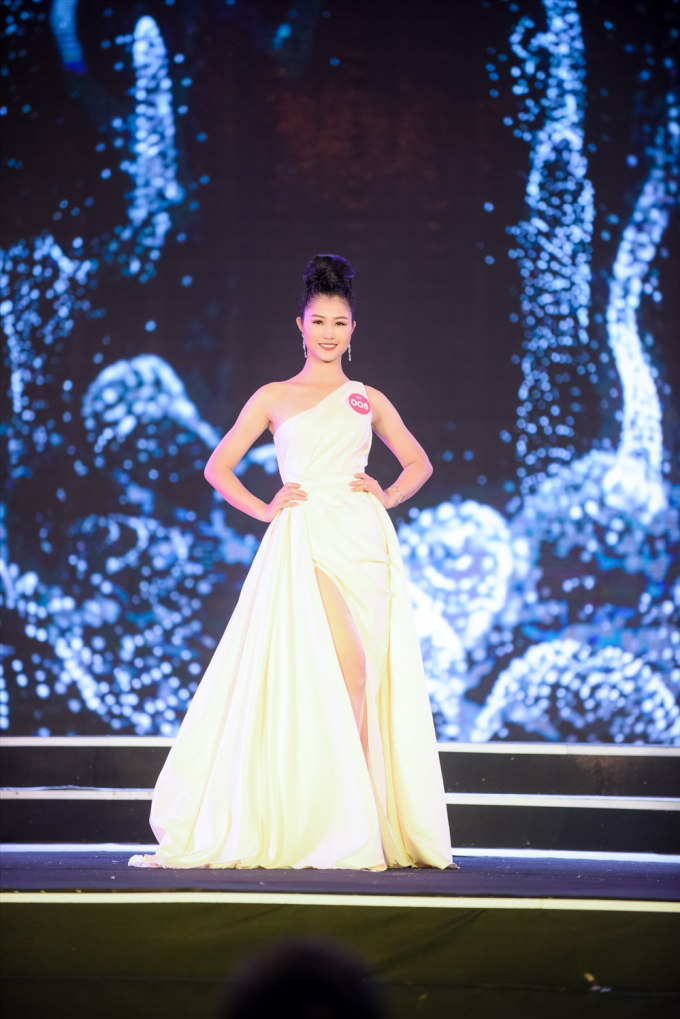 &nbsp;Phần thi v&aacute;y dạ hội l&agrave; thử th&aacute;ch cuối c&ugrave;ng gi&agrave;nh cho c&aacute;c th&iacute; sinh.