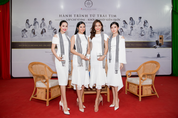 Huyền My, Ngọc H&acirc;n xinh đẹp nổi bật ở khu chợ nổi độc đ&aacute;o ở miền T&acirc;y