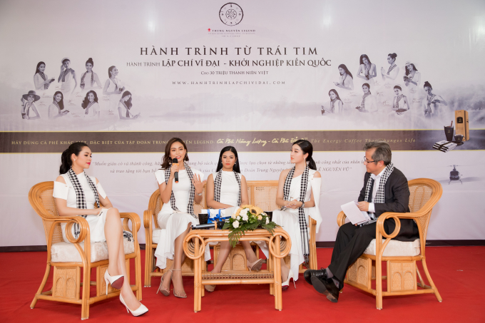 Huyền My, Ngọc H&acirc;n xinh đẹp nổi bật ở khu chợ nổi độc đ&aacute;o ở miền T&acirc;y