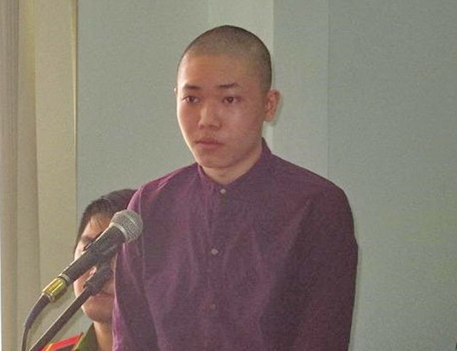 Bị c&aacute;o&nbsp;L&ecirc; Ngọc Huy tại phi&ecirc;n t&ograve;a. ( Ảnh: B&aacute;o CAND).