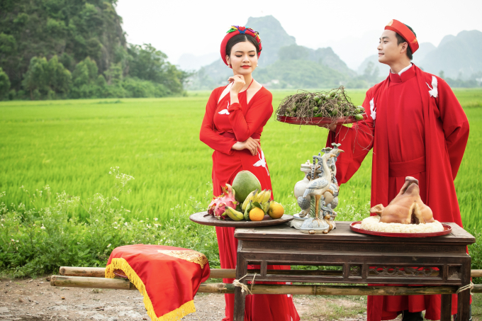 &ldquo;Trai trẻ&rdquo; Tiến Lộc &lsquo;&rdquo;d&acirc;ng&rdquo; thủ lợn đ&ograve;i&hellip; cưới Phạm Phương Thảo giữa c&aacute;nh đồng