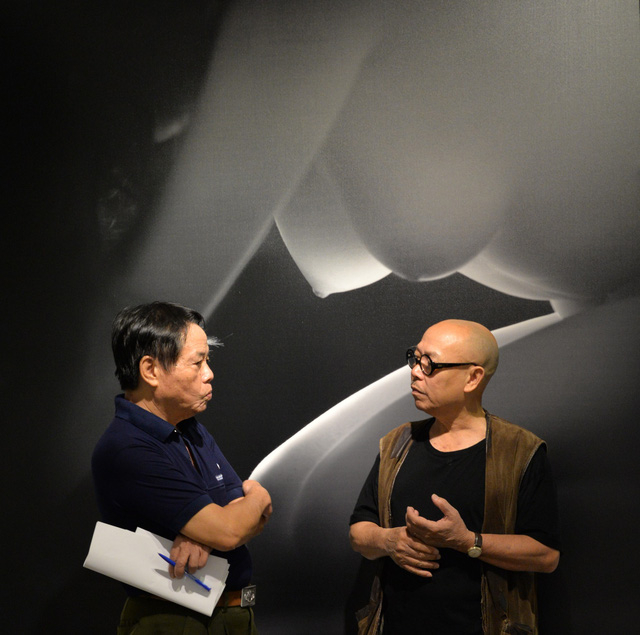 Giới chuy&ecirc;n m&ocirc;n lẫn kh&aacute;n giả đ&atilde; d&agrave;nh nhiều lời khen cho triển l&atilde;m ảnh lần n&agrave;y.