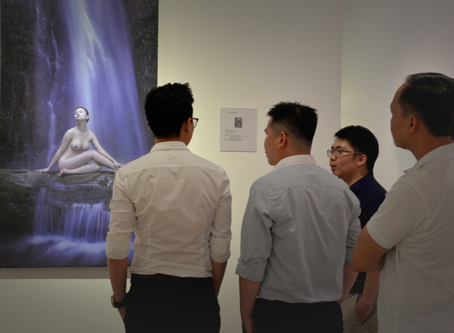 Đối tượng đến xem triển l&atilde;m v&ocirc; c&ugrave;ng đa dạng v&agrave; phong ph&uacute;.