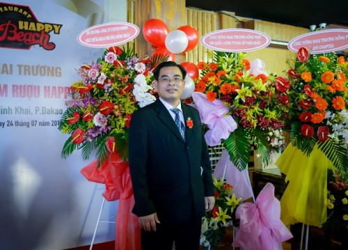 &Ocirc;ng Nguyễn Đ&igrave;nh T&ugrave;ng, chủ đầu tư nh&agrave; h&agrave;ng cao cấp Hầm Rượu.