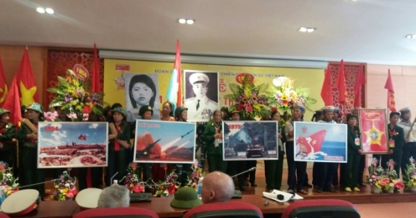 Những hình ảnh xúc động của Đoàn cựu chiến binh từng chinh chiến trong 3 chiến dịch lịch sử