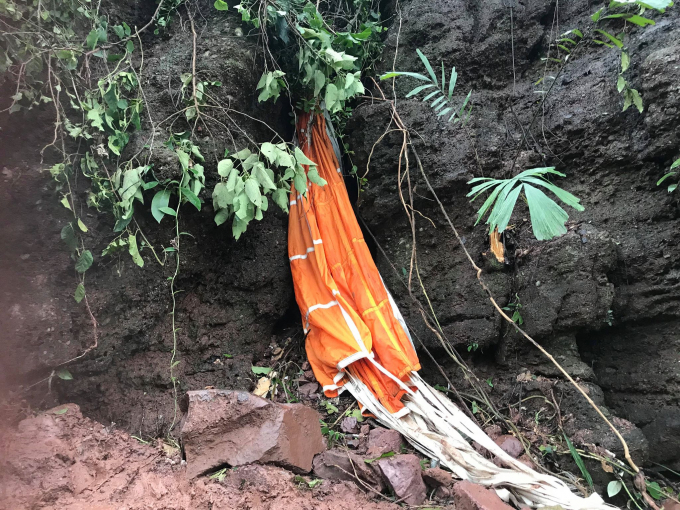 Lực lượng chức năng x&aacute;c định 2 phi c&ocirc;ng đ&atilde; hi sinh.