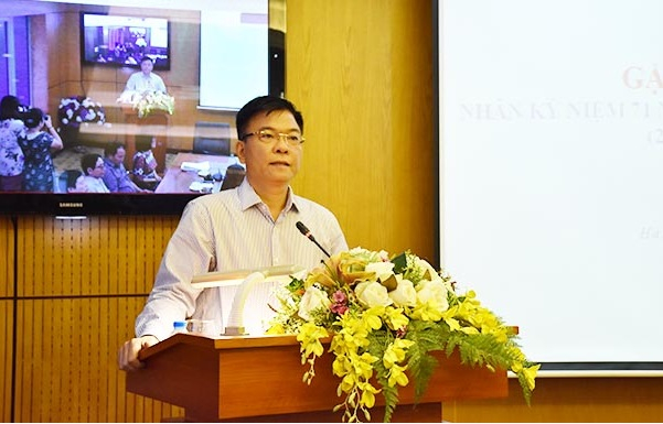 B&ocirc;̣ trưởng L&ecirc; Thành Long gửi lời tri &acirc;n tới các c&ocirc;ng chức, vi&ecirc;n chức là thương binh, con li&ecirc;̣t sỹ đang c&ocirc;ng tác tại B&ocirc;̣ Tư pháp.