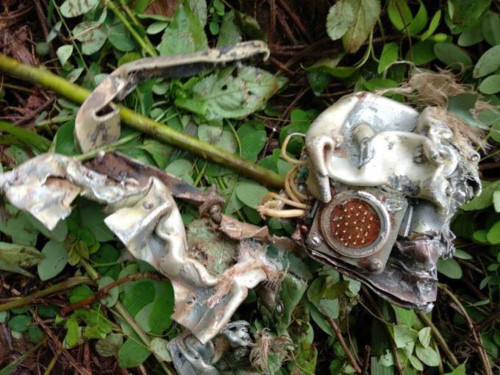 Mảnh vỡ của m&aacute;y bay Su 22&nbsp;