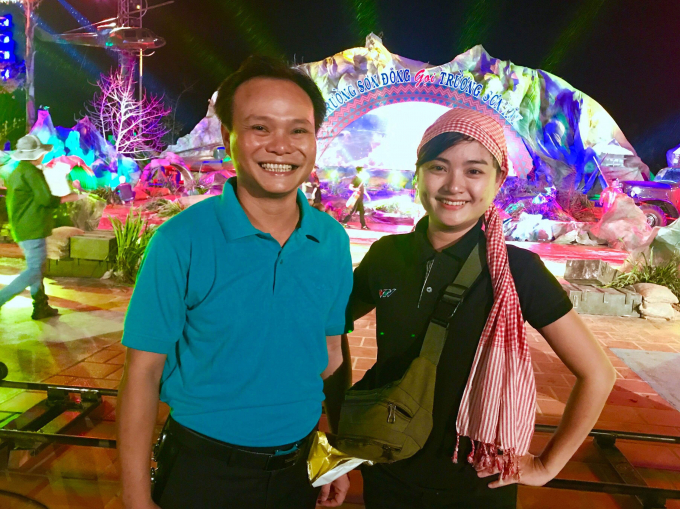 &Ocirc;ng Nguyễn Mạnh H&ugrave;ng - Chủ tịch UBND huyện A Lưới lu&ocirc;n theo s&aacute;t, đồng h&agrave;nh c&ugrave;ng &ecirc; k&iacute;p chương tr&igrave;nh nhiều ng&agrave;y qua.