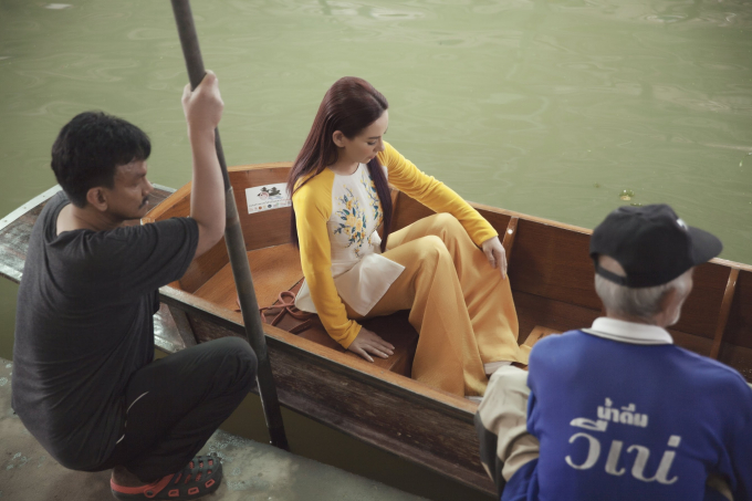 Phi Nhung l&agrave; c&aacute;i t&ecirc;n quen thuộc với kh&aacute;n giả trong v&agrave; ngo&agrave;i nước. Kh&ocirc;ng chỉ nổi tiếng nhờ giọng ca ngọt ng&agrave;o, nữ ca sĩ sinh năm 1972 c&ograve;n được nhiều người y&ecirc;u mến bởi tấm l&ograve;ng thiện nguyện của m&igrave;nh.