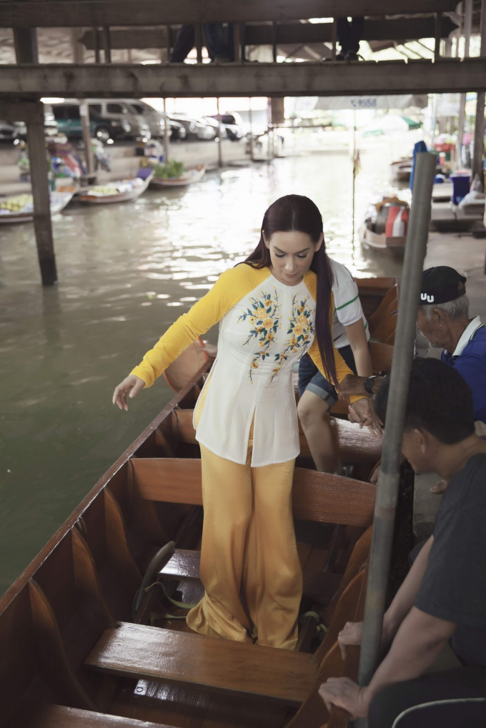 Ở tuổi 45, Phi Nhung vẫn giữ cho m&igrave;nh đời tư trong sạch. C&ocirc; lu&ocirc;n đứng ngo&agrave;i những scandal trong l&agrave;ng giải tr&iacute; Việt khiến nhiều người nể phục v&igrave; kh&ocirc;ng hề d&ugrave;ng chi&ecirc;u tr&ograve; hay ph&aacute;t ng&ocirc;n sốc n&agrave;o để PR.