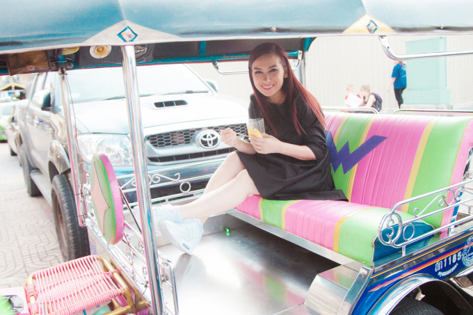 L&agrave; một c&aacute;i t&ecirc;n kh&aacute; hot nhưng đời tư của Phi Nhung lại phủ một tấm r&egrave;m &iacute;t ai biết được hết. Chỉ đến th&aacute;ng 4/2017, người h&acirc;m mộ mới bất ngờ khi nữ ca sĩ c&ocirc;ng khai c&oacute; một c&ocirc; con g&aacute;i ruột t&ecirc;n Wendy hiện đang sinh sống tại Mỹ.