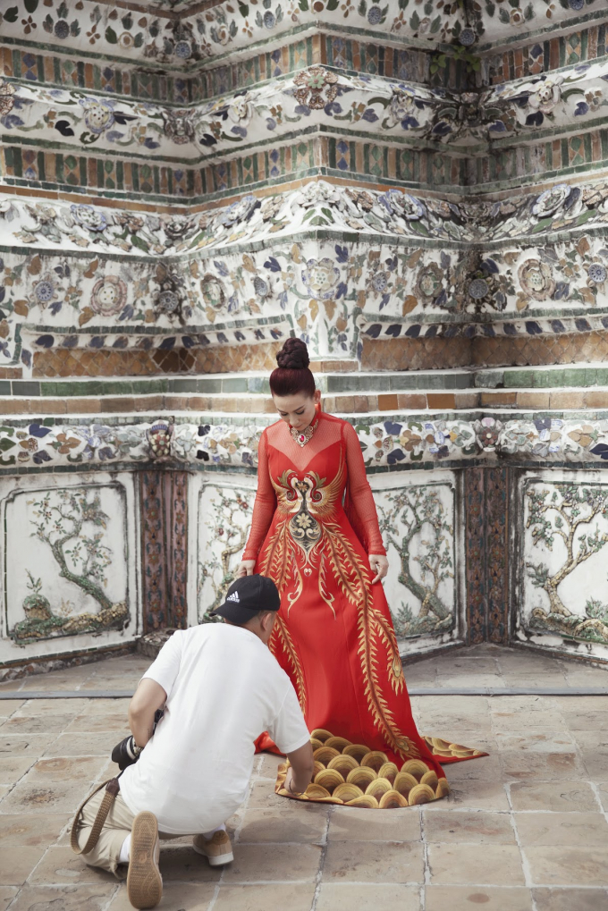 Phi Nhung từng cho biết, chị mong muốn l&agrave; một người phụ nữ tự lập, kh&ocirc;ng cần phải phụ thuộc v&agrave;o ai...C&ocirc; chia sẻ đ&atilde; từ l&acirc;u quen với vai tr&ograve; l&agrave; phụ nữ nhưng cũng l&agrave; đ&agrave;n &ocirc;ng trong nh&agrave;. Sống trong t&igrave;nh y&ecirc;u thương của con g&aacute;i ruột Wendy, 21 người con nu&ocirc;i v&agrave; cả kh&aacute;n giả h&acirc;n mộ, Phi Nhung kh&ocirc;ng c&ograve;n cảm thấy c&ocirc; đơn để dựa v&agrave;o bất kỳ người đ&agrave;n &ocirc;ng n&agrave;o.