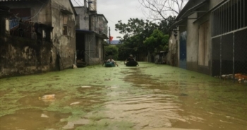 Ngoại thành Hà Nội ngập úng: Dân 