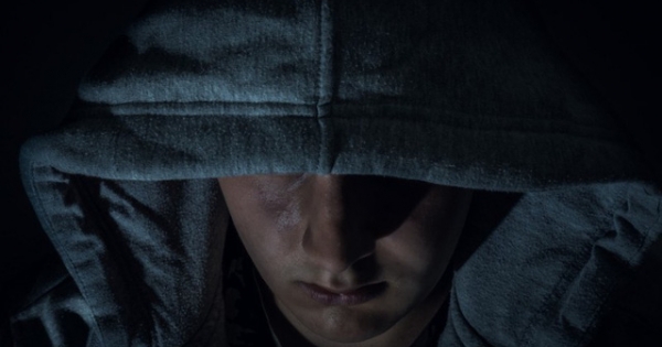 Tên trộm "ngáo ngơ", đánh thức chủ nhà để hỏi mật khẩu Wifi