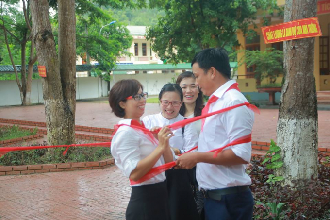 Ch&uacute;ng ta thường v&ocirc; t&igrave;nh qu&ecirc;n đi những người đ&atilde; b&ecirc;n ta trong lứa tuổi nổi loạn nhất