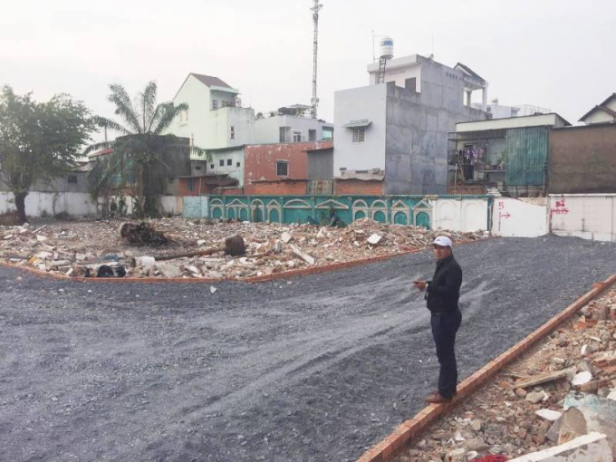 V&agrave; đ&acirc;y l&agrave; thửa đất được Nam Việt Homes gắn cho c&aacute;i t&ecirc;n nước ngo&agrave;i 'Civitas Linh Đ&ocirc;ng', trong khi UBND quận Thủ Đức x&aacute;c nhận kh&ocirc;ng hề cấp ph&aacute;p l&yacute; n&agrave;o tr&ecirc;n thửa đất n&agrave;y.