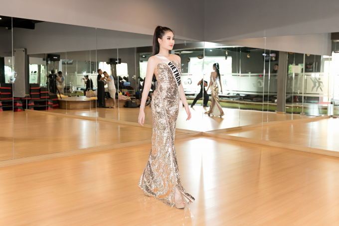 Ng&acirc;n Anh mặc bikini khoe đường cong chuẩn từng centime