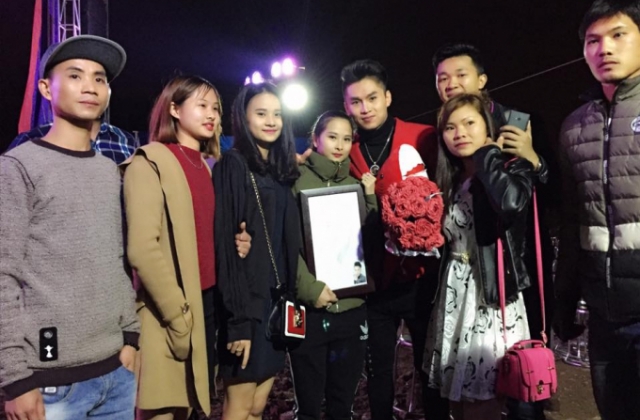 Ca sĩ Du Thiên lên tiếng về việc bị “ném đá giấu tay”