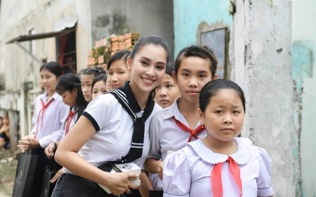 2 ngày đêm vượt biển, Hoa hậu Tiểu Vy vẫn đầy năng lượng