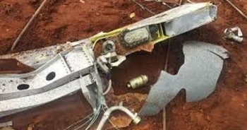 Máy bay của không quân Ấn Độ bất ngờ bị rơi bình nhiêu liệu