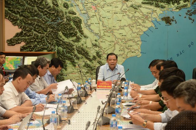 Quang cảnh cuộc họp.