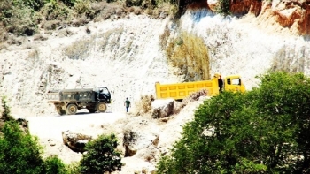 Vụ đào phá núi Mò O: Tiếp tục xử phạt thêm 2 doanh nghiệp, 1 cá nhân