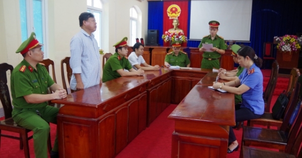 Hà Giang: Bắt giữ 2 chủ tịch xã ăn chặn tiền của người dân