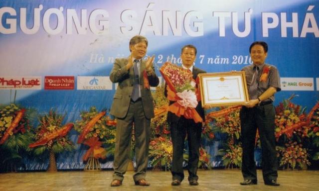 '34 năm ấy biết bao là tình'