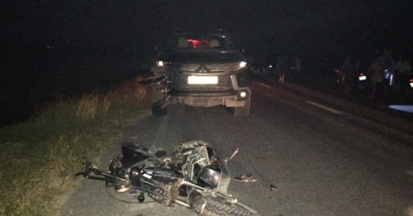 Tài xế điều khiển ô tô tông xe máy điện khiến 3 cháu nhỏ tử vong đến công an trình diện