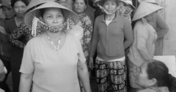 Thiếu dân chủ, người dân chưa đồng thuận dời chợ truyền thống