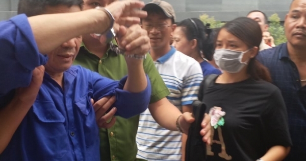 Đang xét xử trùm bảo kê chợ Long Biên Hưng "kính" cùng đàn em