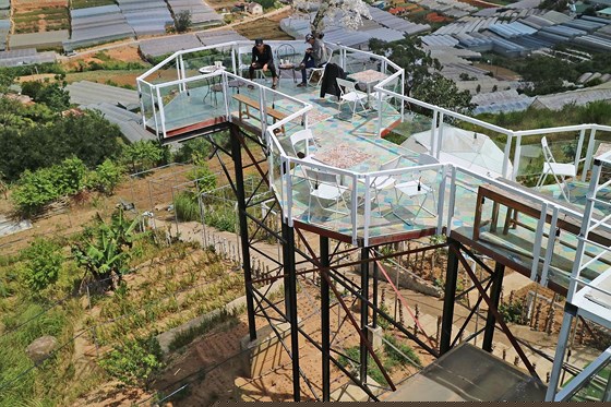 Buộc tháo dỡ 3 'đường lên thiên đường' ở Đà Lạt ảnh 4