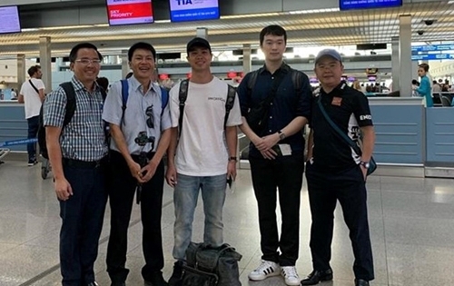 Công Phượng lặng lẽ sang Bỉ kiểm tra y tế