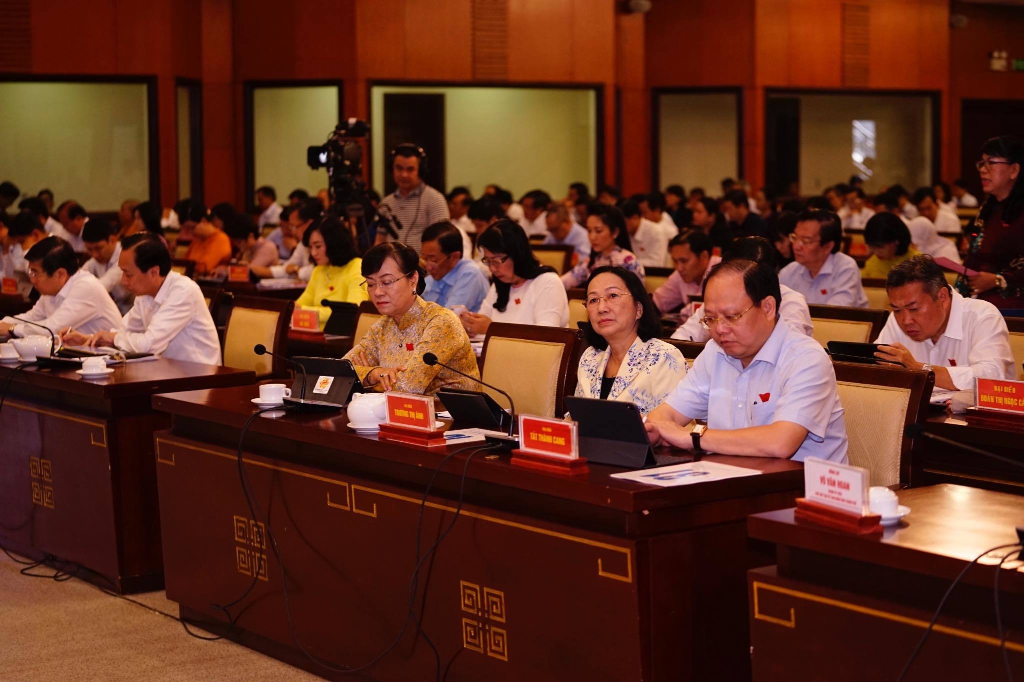 Gi&aacute;m đốc C&ocirc;ng an TPHCM trả lời chất vấn về nạn ma tu&yacute; ho&agrave;nh h&agrave;nh - 1