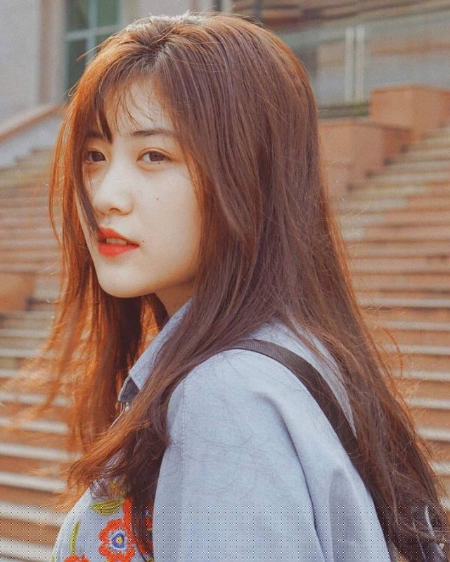 Hình ảnh gây thương nhớ của Tuệ Linh được đăng tải trên diễn đàn chuyên về trai xinh gái đẹp châu Á.