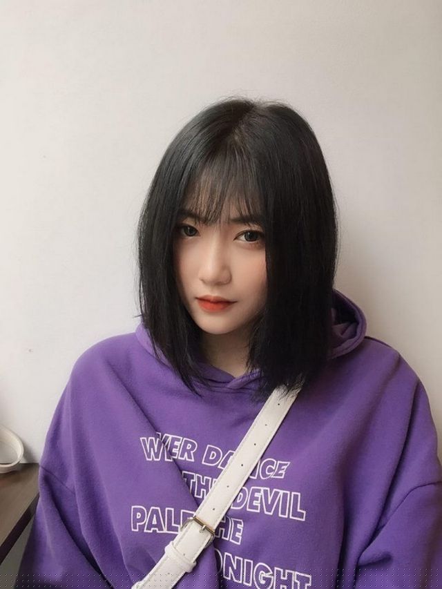 Nữ sinh cũng tiết lộ thêm mình thường bị người lạ cho rằng là khá khó gần, một phần xuất phát từ cá tính mạnh mẽ ảnh hưởng từ môn võ.