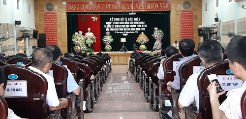 To&agrave;n ảnh Lễ C&ocirc;ng bố v&agrave; c&ocirc;ng nhận huyện &Yacute; Y&ecirc;n đạt chuẩn N&ocirc;ng th&ocirc;n mới