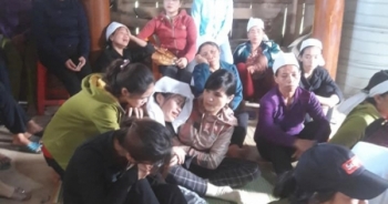 Đặc cách tốt nghiệp cho nữ sinh bỏ thi giữa chừng về lo đám tang bố